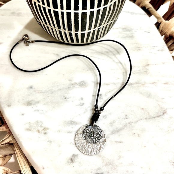 Silpada Vintage Rare Oxidized Sterling Silver 2 Discs Leather Corded Necklace - Picture 2 of 9